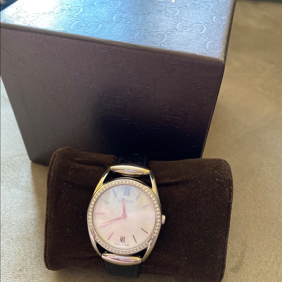 Gucci Watch Brand new with Diamonds - Picture 8 of 8